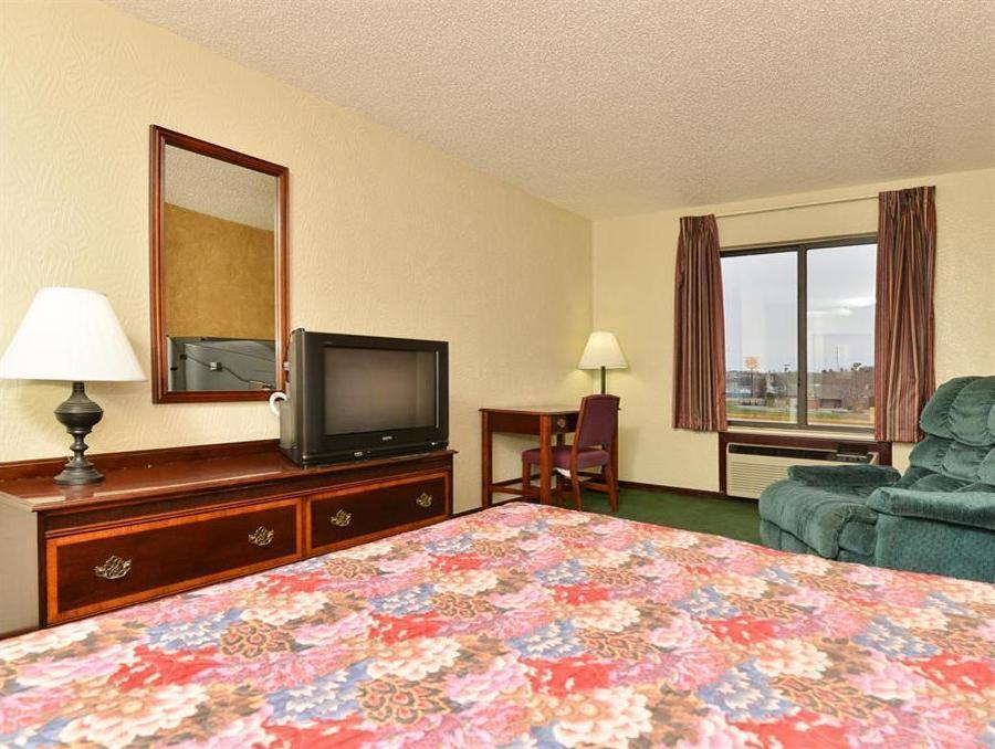 Days Inn By Wyndham Ozark Springfield Exteriör bild